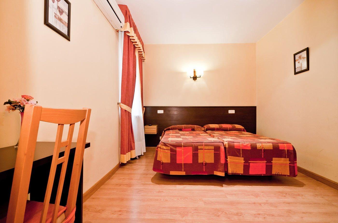 Hostal Las Cortes Madri Exterior foto